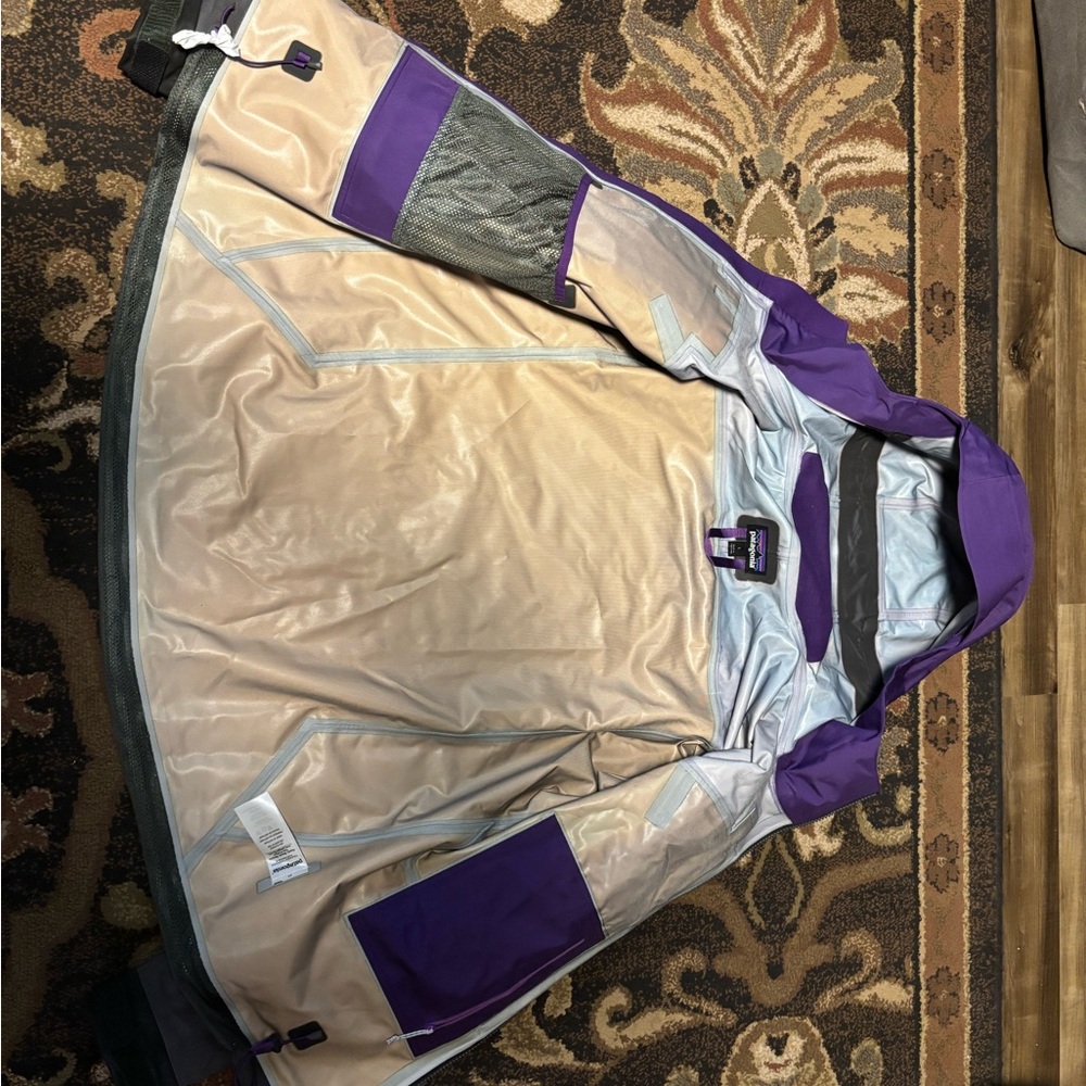 Patagonia Women's Ski Jacket in Purple and Gray - Picture 2 of 9